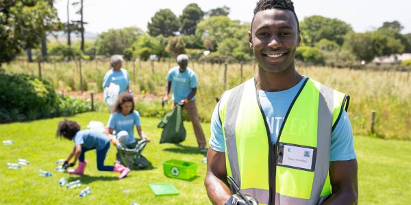 volunteers-collecting-rubbish-and-recycling-2021-08-28-16-50-54-utc.jpg